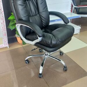 Executive managerial office chair